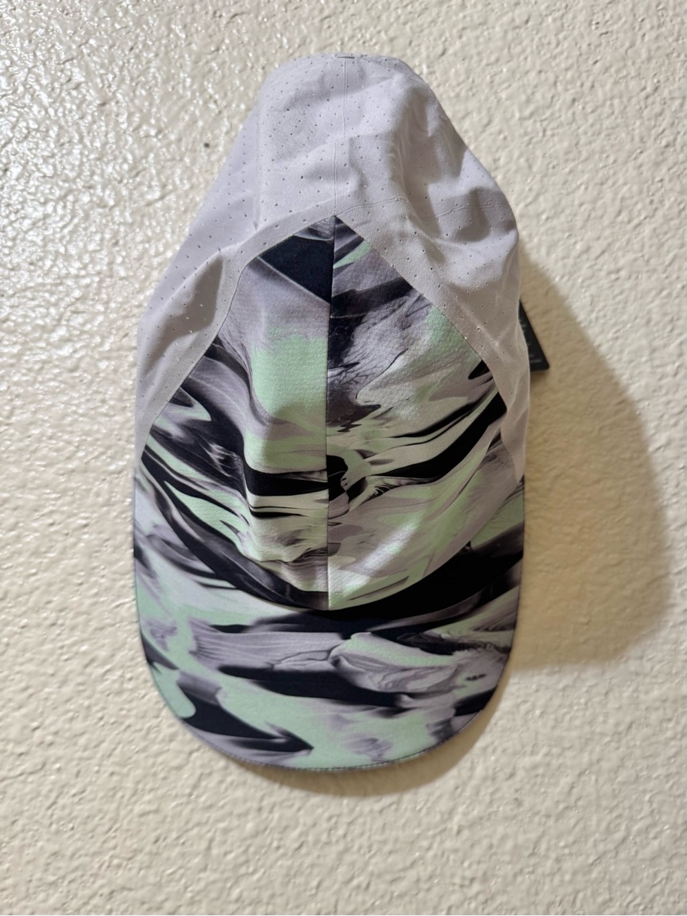 NWT Lululemon Fast and Free Run Hat